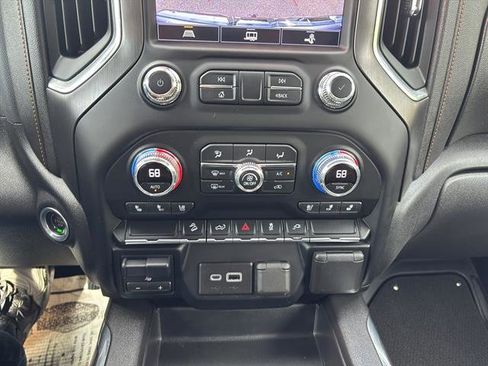 Used 2022 GMC Sierra 1500 AT4 image 24