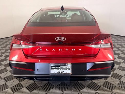 Used 2025 Hyundai Elantra SEL FWD image 5