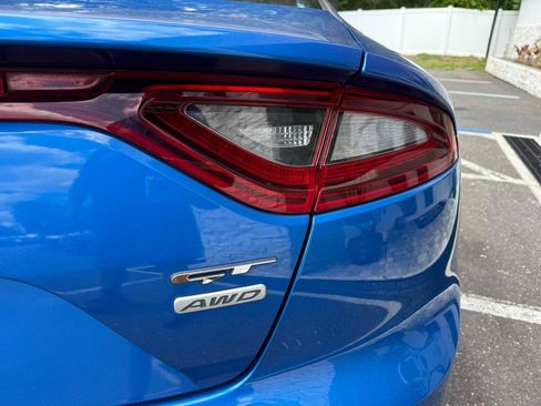 Used 2018 Kia Stinger GT1 AWD/4WD image 5