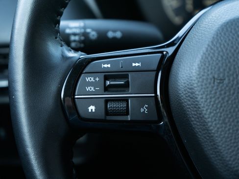 Certified 2025 Honda HR-V EX-L image 20