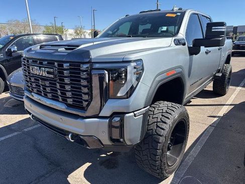 Used 2024 GMC Sierra 2500 Denali Ultimate image 1