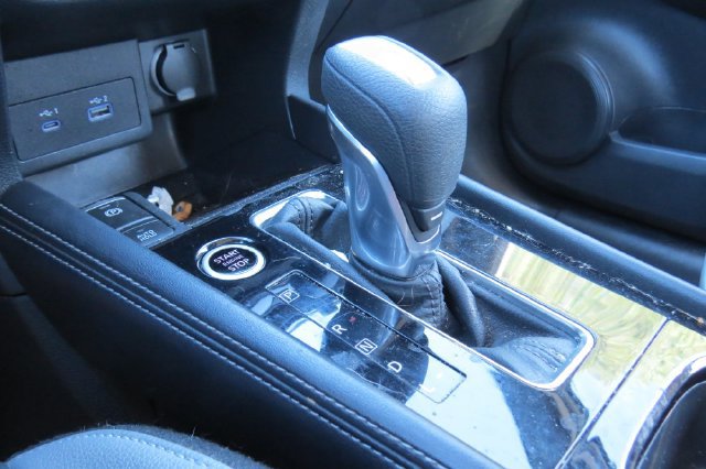 Used 2022 Nissan Kicks SR w/ Premium Package FWD image 23