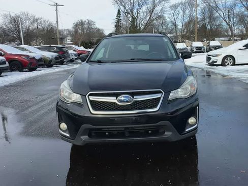 Used 2017 Subaru Crosstrek 2.0i Premium w/ Moonroof Package image 3