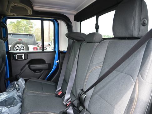 New 2026 Jeep Gladiator Sport image 19