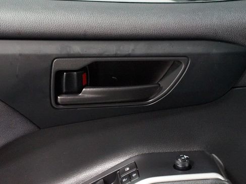 Certified 2024 Toyota Highlander LE FWD image 33