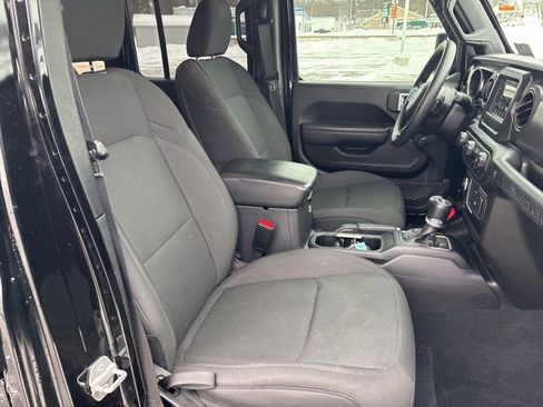 Used 2022 Jeep Wrangler Unlimited Sport image 13