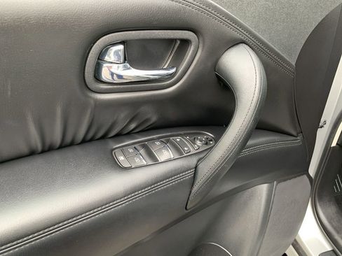 Used 2023 Nissan Armada SV image 17