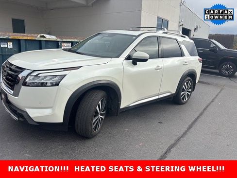 Used 2024 Nissan Pathfinder Platinum image 2