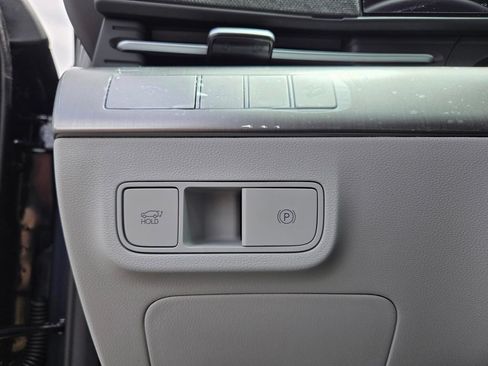 New 2026 Hyundai Kona Limited FWD image 17