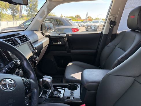 Used 2024 Toyota 4Runner TRD Off-Road Premium w/ Moonroof Package AWD/4WD image 6