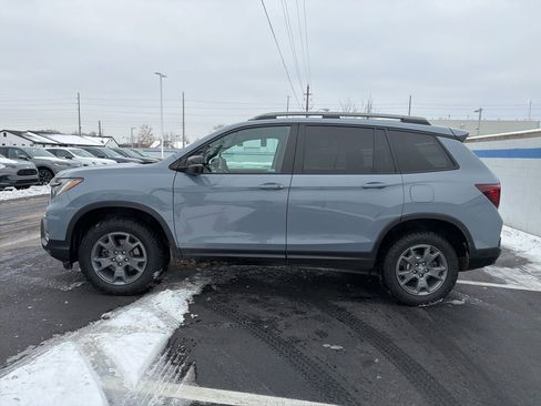 Certified 2024 Honda Passport TrailSport image 2