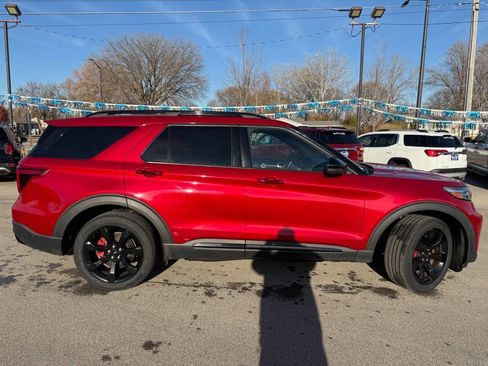 Used 2020 Ford Explorer ST w/ ST Street Pack image 6