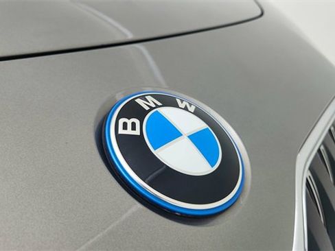 Used 2025 BMW i7 eDrive50 image 16