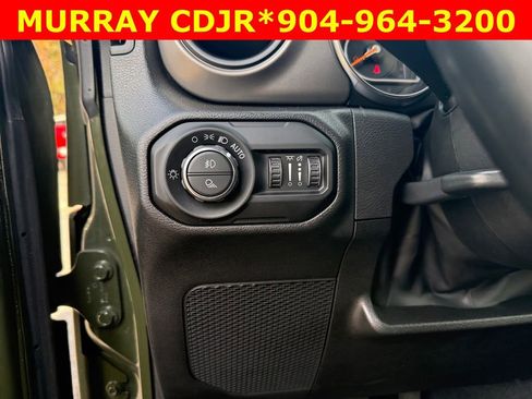 Used 2022 Jeep Gladiator Sport image 17