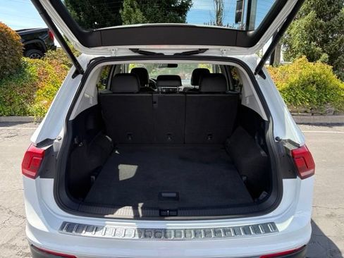 Used 2024 Volkswagen Tiguan SE AWD/4WD image 9
