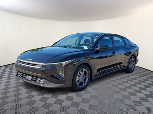 Certified 2025 Kia K4 FWD image 3
