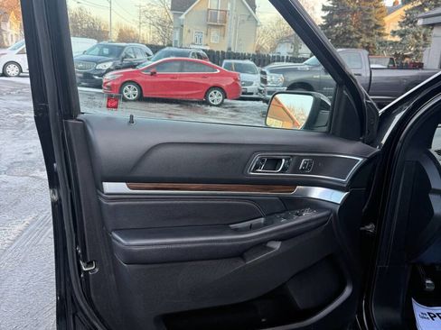 Used 2018 Ford Explorer Limited w/ Ford Safe & Smart Package image 19