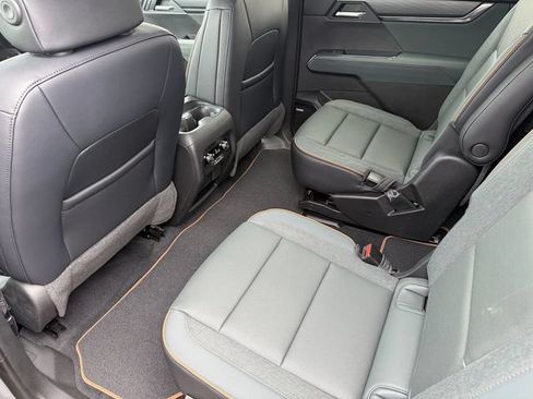 New 2026 GMC Acadia AT4 AWD/4WD image 9
