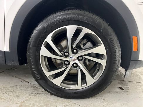 Used 2023 Buick Envision Essence image 18