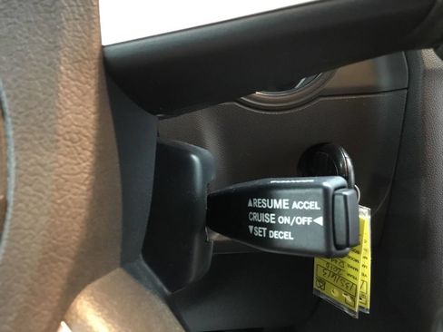 Used 2010 Dodge Challenger R/T RWD image 27