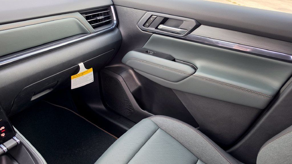 New 2026 GMC Terrain AT4 w/ Convenience Package III AWD/4WD image 13