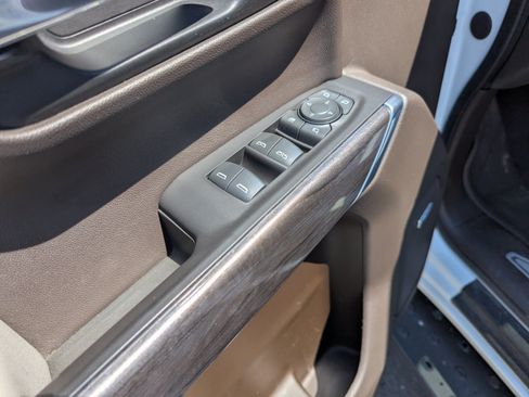 Used 2020 Chevrolet Silverado 1500 LTZ w/ LTZ Premium Package AWD/4WD image 11