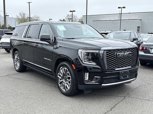 Used 2023 GMC Yukon XL Denali Ultimate image 1