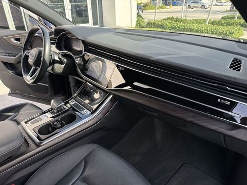 Used 2021 Audi Q8 Premium Plus w/ Premium Plus Package image 33