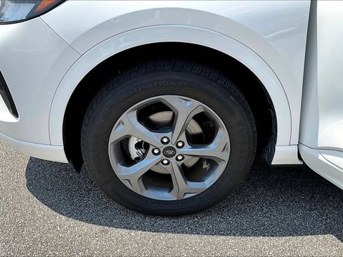 Used 2024 Ford Escape ST-Line Select AWD/4WD image 9