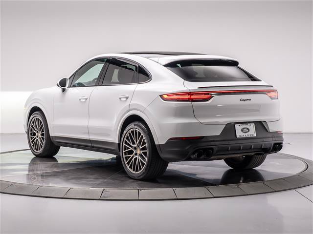 Used 2022 Porsche Cayenne Platinum Edition AWD/4WD image 3