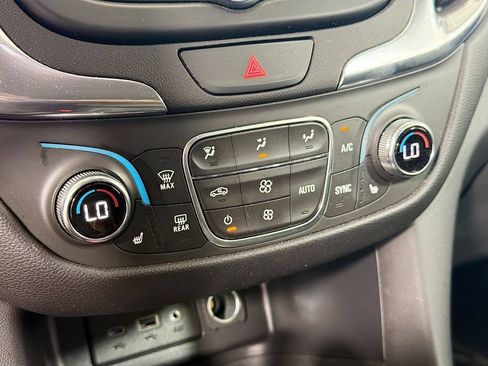 Used 2020 Chevrolet Equinox LT w/ Driver Convenience Package FWD image 16