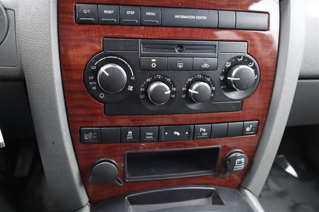 Used 2007 Jeep Grand Cherokee Limited RWD image 28
