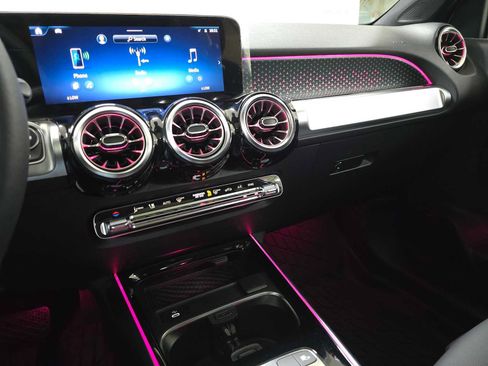 Used 2026 Mercedes-Benz GLB 250 4MATIC image 33
