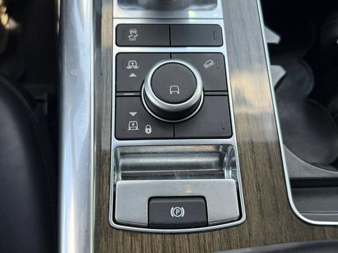 Used 2018 Land Rover Range Rover Sport HSE AWD/4WD image 35