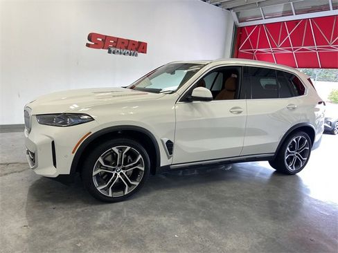 Used 2025 BMW X5 xDrive40i w/ Premium Package image 14