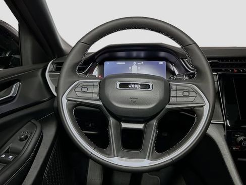 New 2025 Jeep Grand Cherokee Altitude w/ Trailer Tow Package image 7