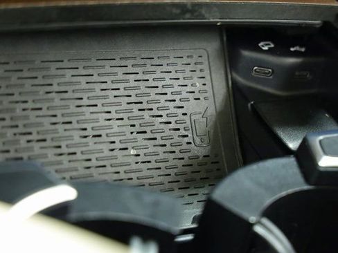 Used 2021 Mercedes-Benz GLE 350 w/ 3rd Row Seat Package image 23