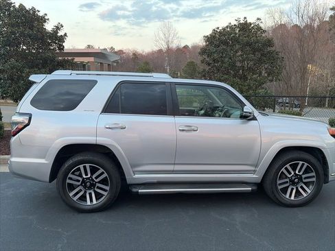 Used 2014 Toyota 4Runner Limited image 7
