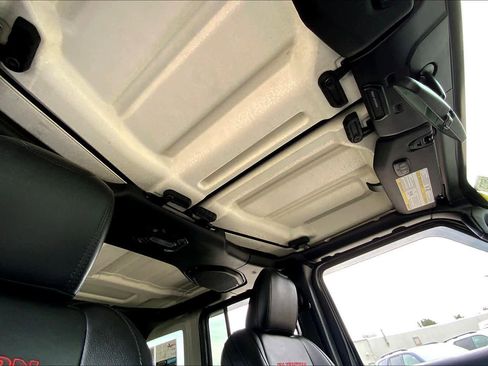 Used 2019 Jeep Wrangler Unlimited Rubicon w/ LED Lighting Group image 13