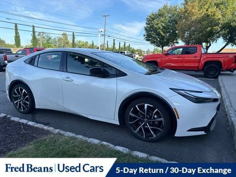 Used 2023 Toyota Prius Prime FWD image 2