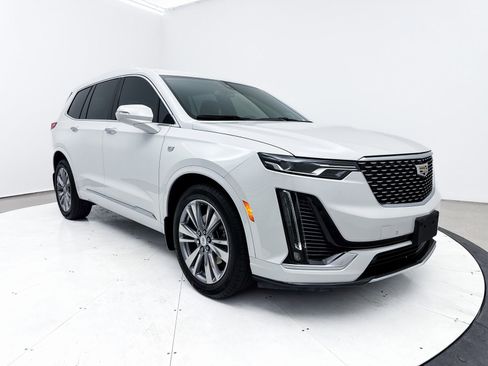 Used 2023 Cadillac XT6 Premium Luxury image 14