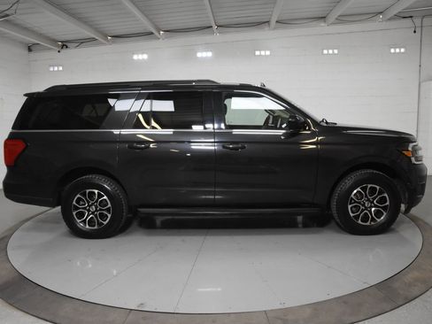 Used 2024 Ford Expedition Max XLT RWD image 5