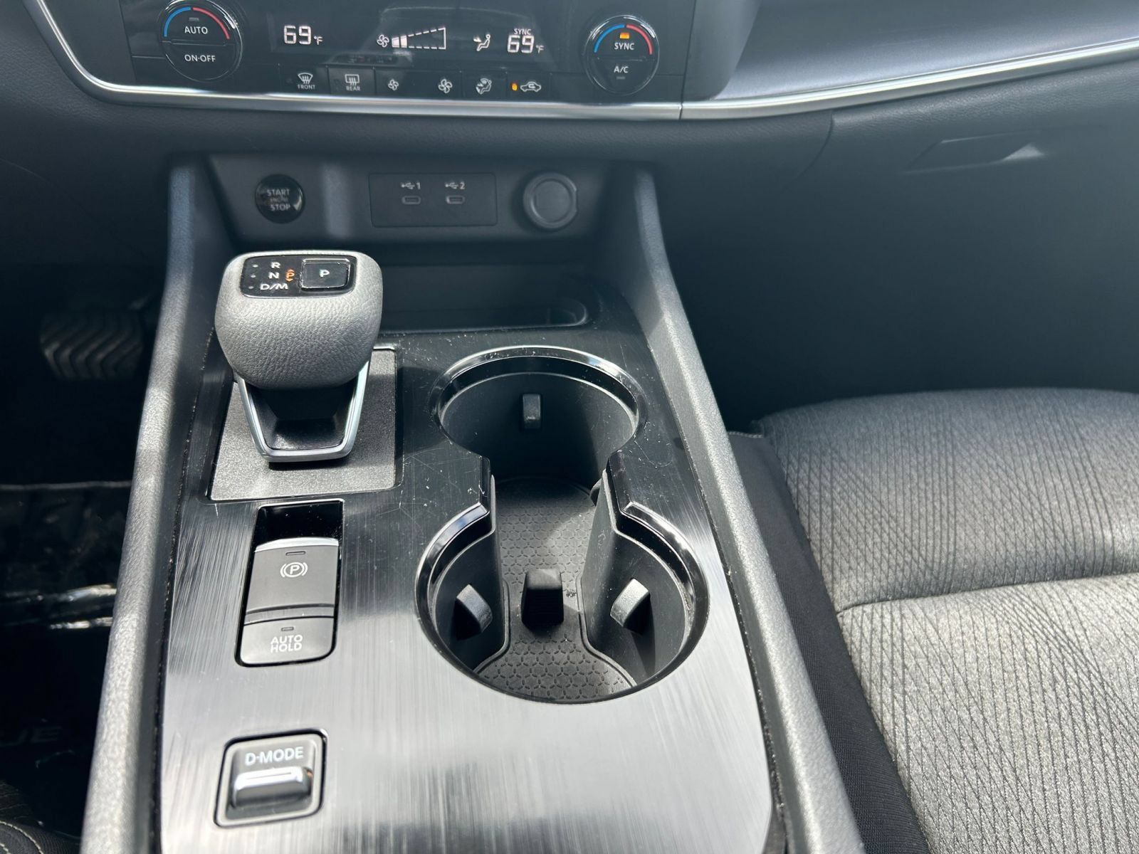 Used 2025 Nissan Rogue SV FWD image 36