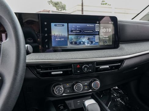 Used 2025 Nissan Kicks SV FWD image 26