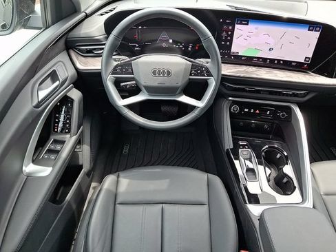 Used 2025 Audi Q5 Premium AWD/4WD image 11