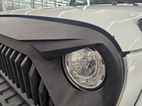 Used 2018 Jeep Wrangler Unlimited Sahara w/ Connectivity Group image 25