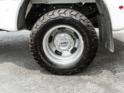 Used 2025 Ford F350 Lariat w/ Lariat Ultimate Package AWD/4WD image 30