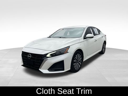 Used 2023 Nissan Altima 2.5 SV image 3