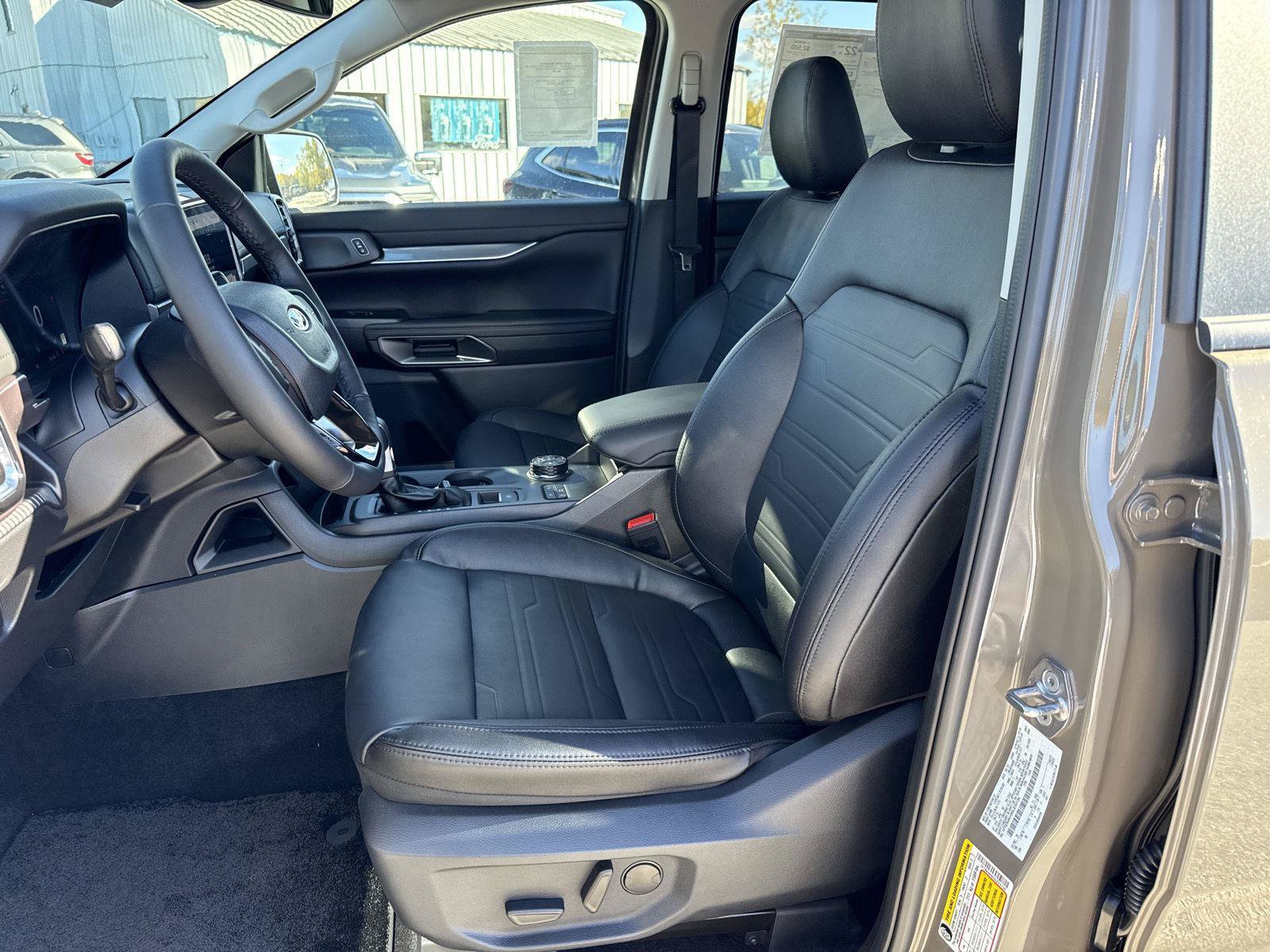 New 2025 Ford Ranger Lariat w/ Black Appearance Package AWD/4WD image 12