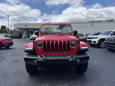 Used 2022 Jeep Wrangler Unlimited Sahara AWD/4WD image 2